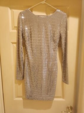 VENUS Silver Sequin Long-Sleeve Cocktail Dress